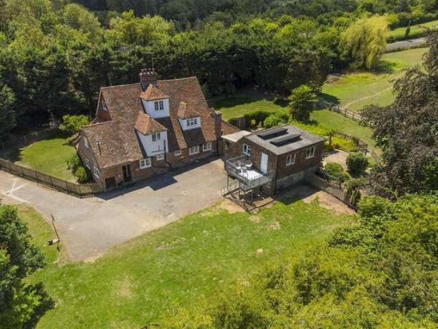 House for sale in Upper Harbledown, The Bridge