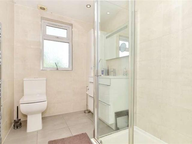House for sale in Seven Kings, Greater London