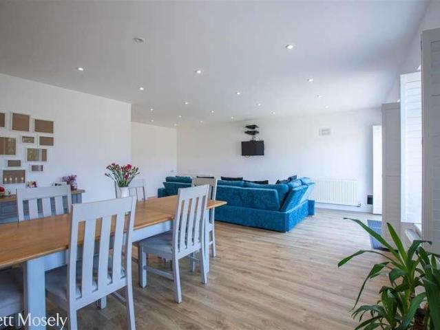 House for sale in The Butts, Kent