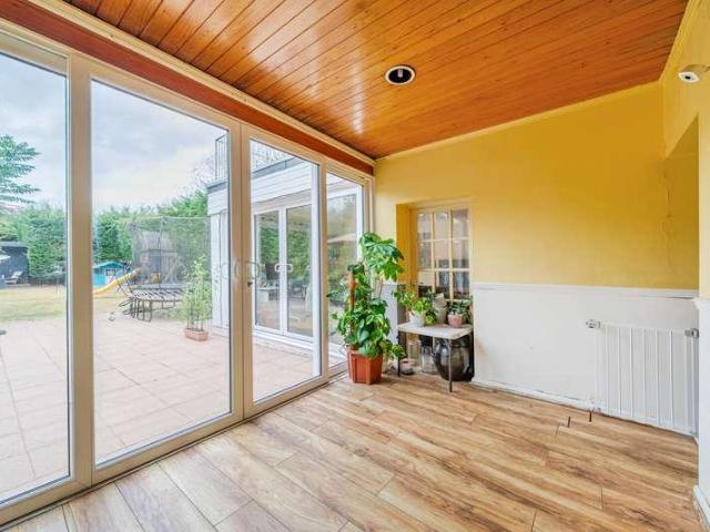 House for sale in Hampton Hill, Greater London