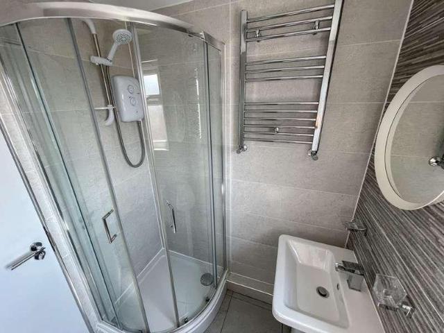 House for sale in Elm Park, Calderstones