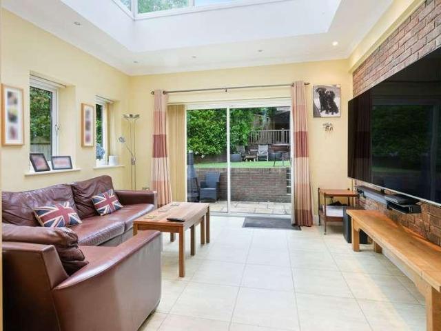 House for sale in Oxted, Hillview