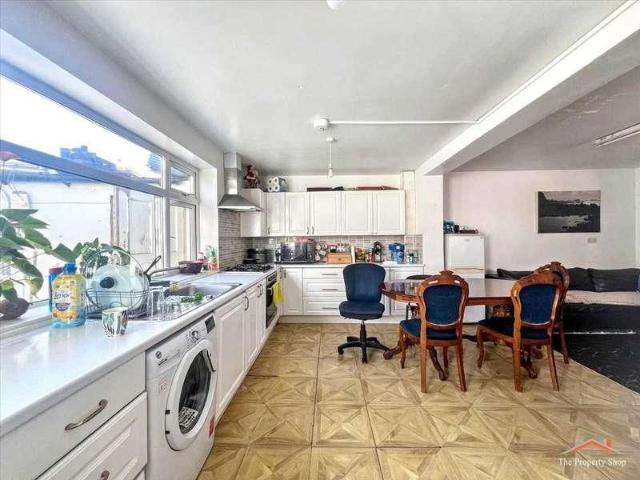 House for sale in Greater London
