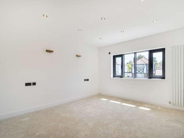 House for sale in Goddington, Greater London