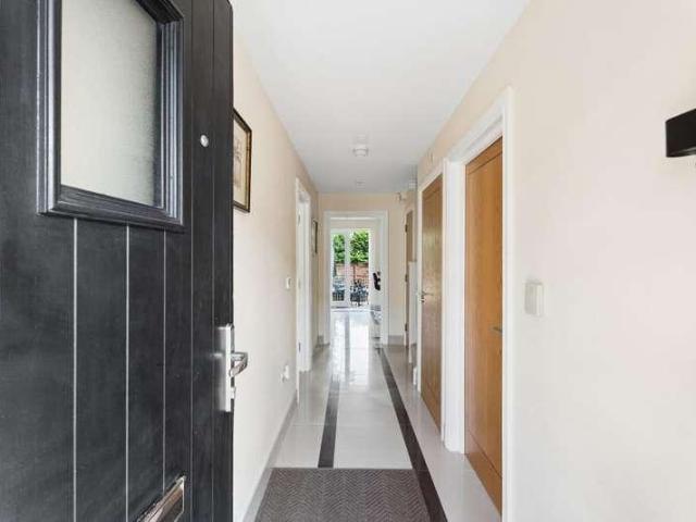 House for sale in Barton-le-clay, Bedfordshire