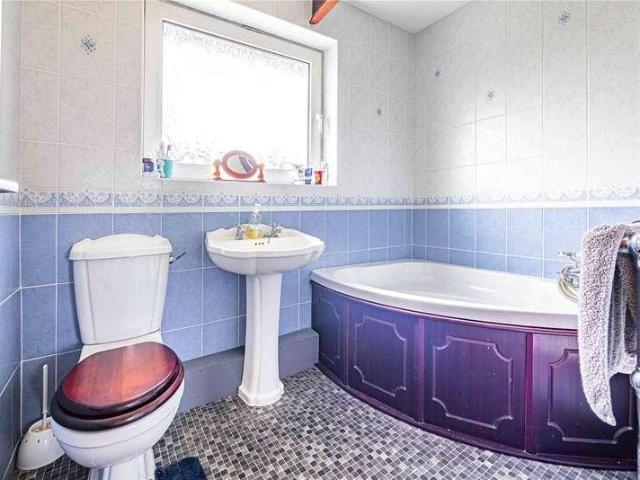 House for sale in Pouchen End, Hertfordshire
