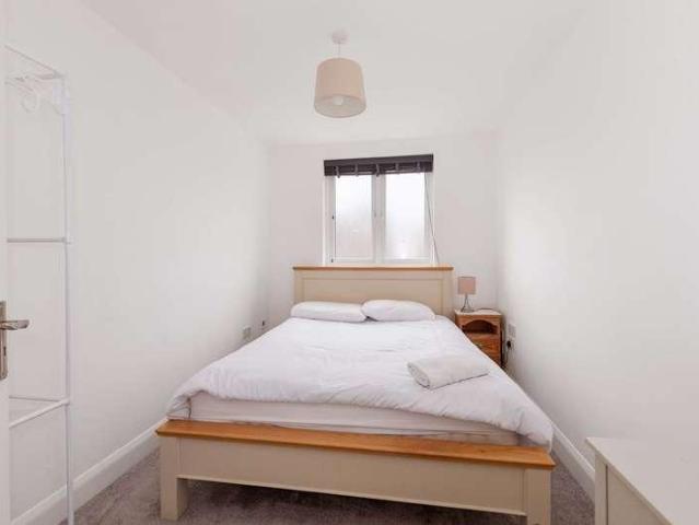 House for sale in Highway, Maidenhead