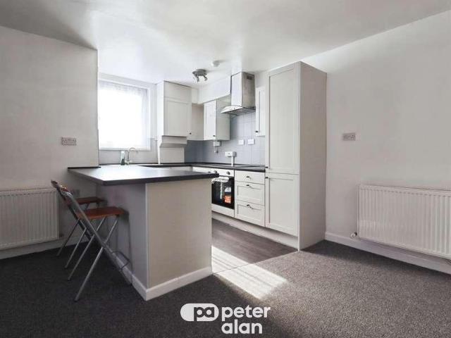House for sale in Plasnewydd, Falcon Lodge