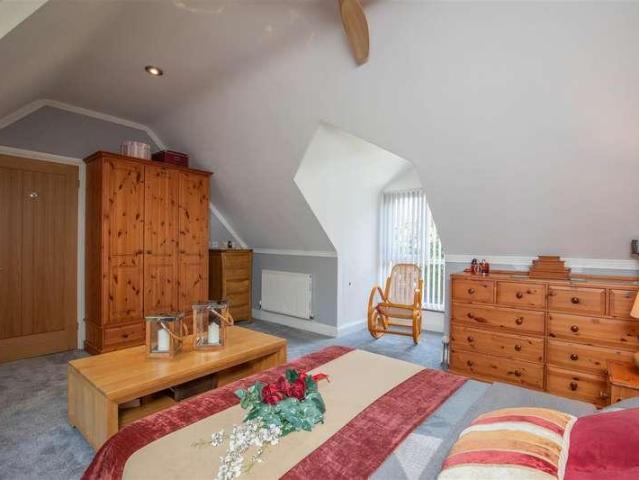 House for sale in The Knap, Barry