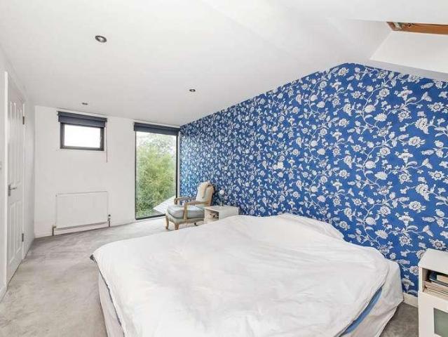 House for sale in East Dulwich, Greater London