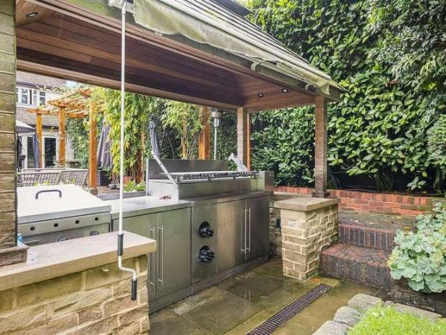 House for sale in Totteridge, Greater London
