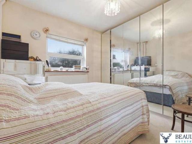 House for sale in South Woodford, Greater London