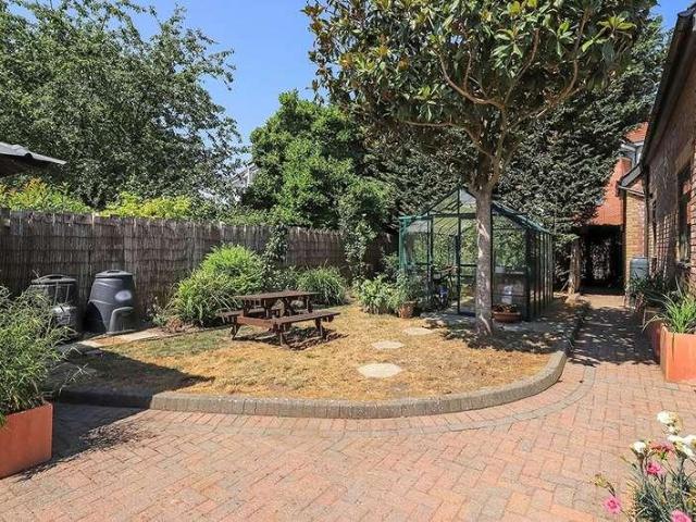 House for sale in Barton Stacey, Hampshire