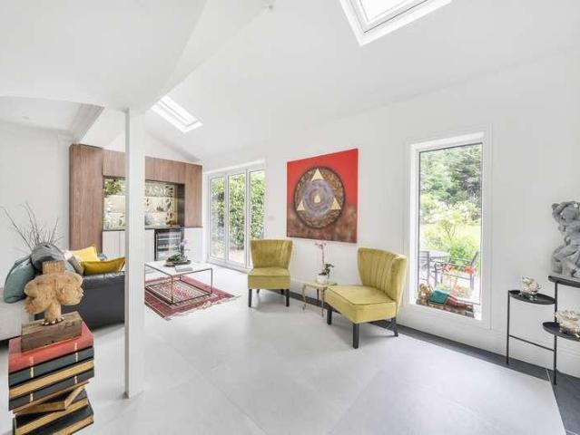 House for sale in Batchworth
