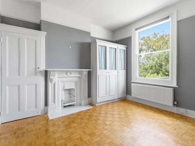 House for sale in Aldersbrook, Greater London