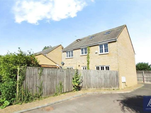 House for sale in Croughton, West Northamptonshire