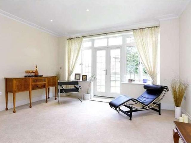 House for sale in Penn, Knotty Green