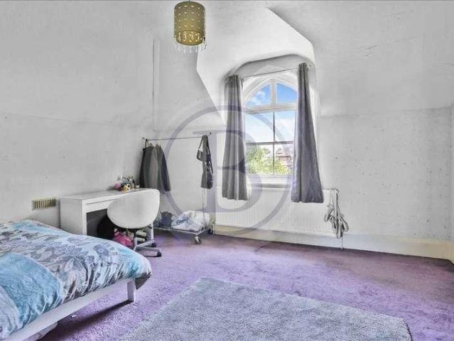 House for sale in Holloway, Greater London