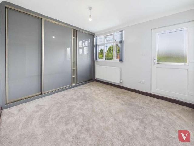 House for sale in Marsh Farm, Spring Park