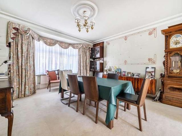 House for sale in Temple Fortune, Greater London