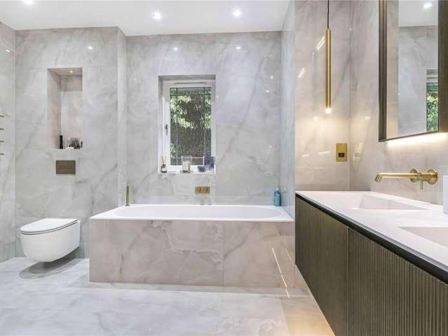 House for sale in Hadley Wood, Greater London