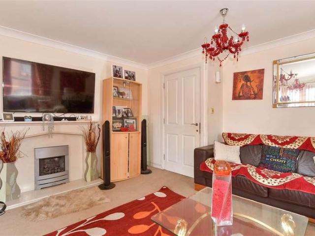 House for sale in Grove Park, Oad Street