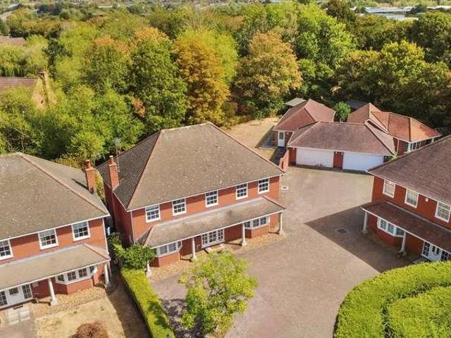 House for sale in Loughton, Milton Keynes