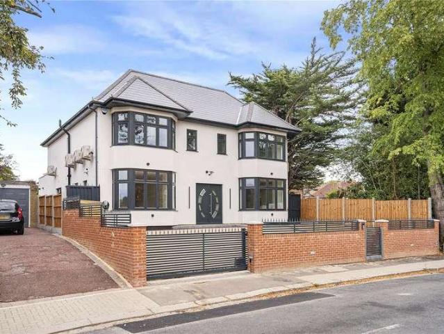 House for sale in New Barnet, Greater London