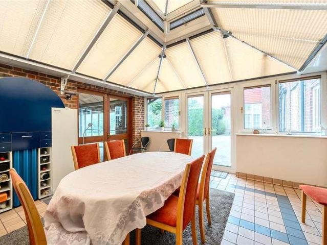 House for sale in Temple Fortune, Greater London