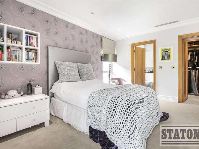 House for sale in Totteridge, Greater London