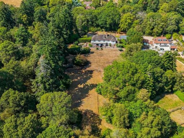 House for sale in Finchampstead