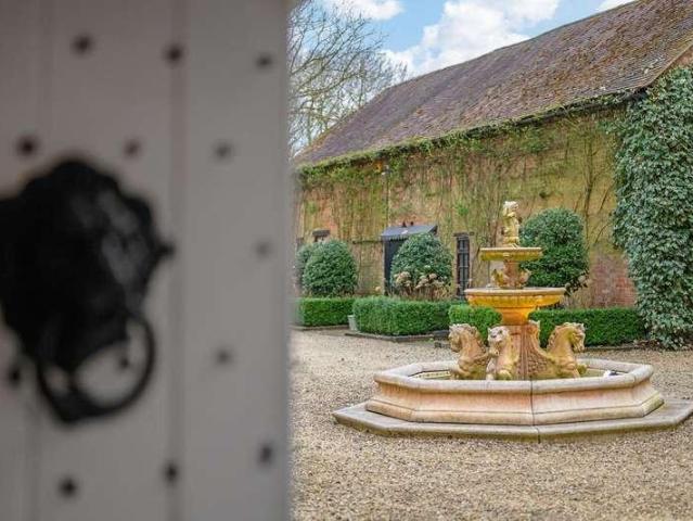 House for sale in Lillingstone Dayrell, Buckinghamshire