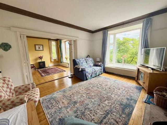 House for sale in Hockerley, Charlesworth