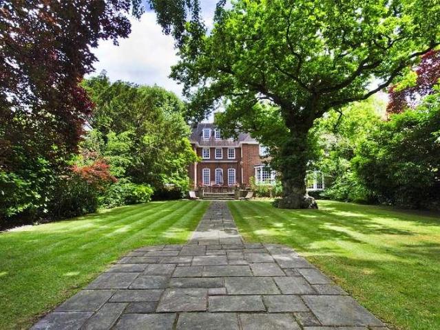 House for sale in Hampstead Garden Suburb, Greater London