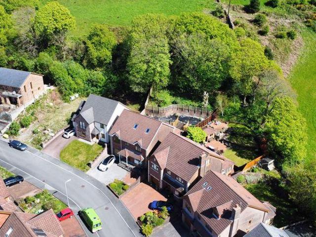 House for sale in Neath, Cimla