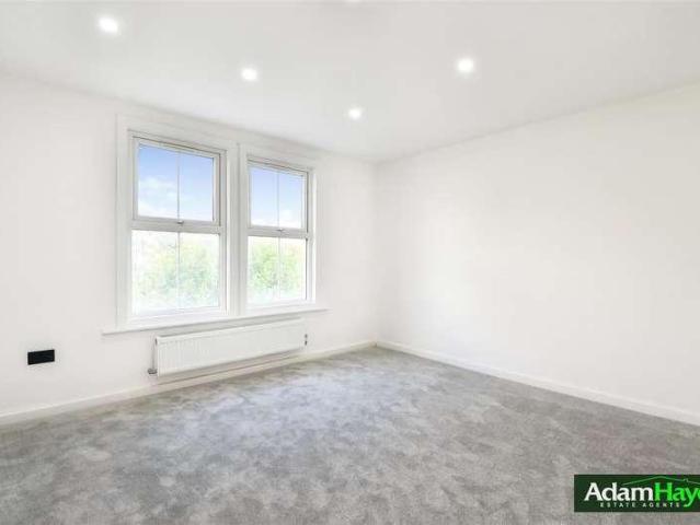 House for sale in Friern Barnet, Greater London