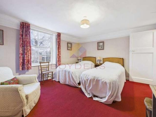 House for sale in Chipping Hill, Essex