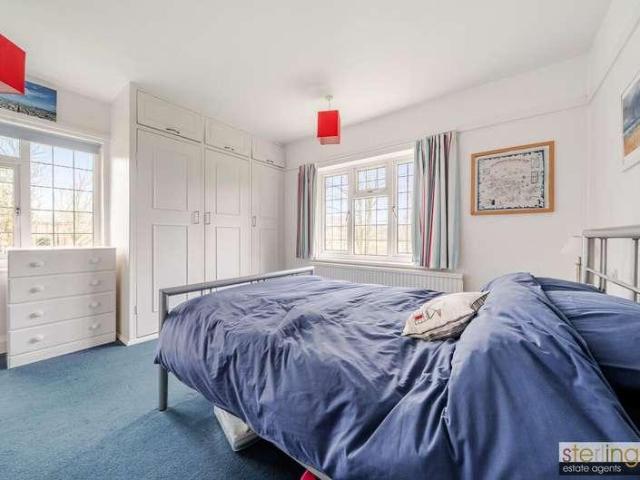 House for sale in Aston Clinton, Buckinghamshire