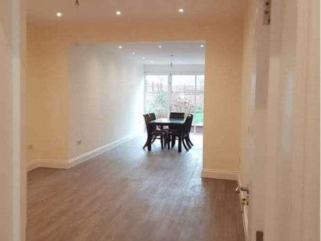 House for sale in Cricklewood, Greater London