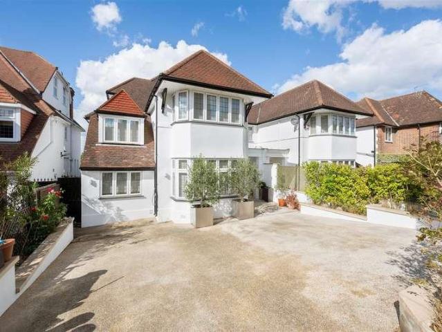 House for sale in Golders Green, Greater London