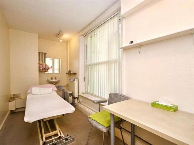 House for sale in Upperton, Eastbourne