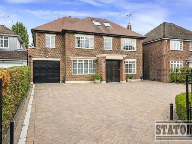 House for sale in Hadley Wood, Greater London