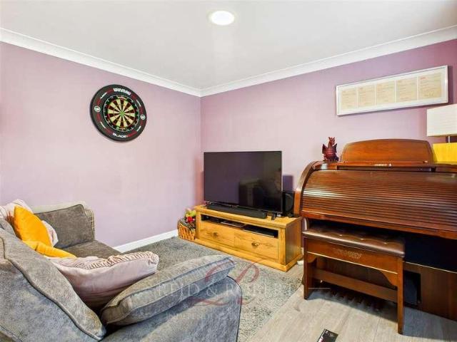 House for sale in Clwyd