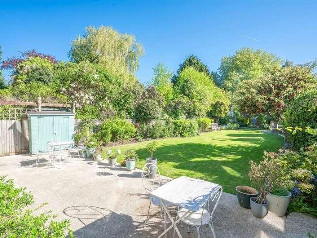 House for sale in Muswell Hill, Greater London