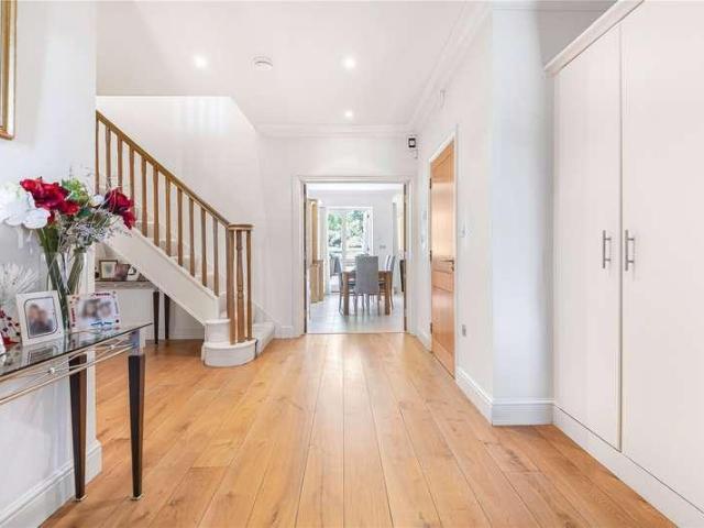 House for sale in Hadley Wood, Greater London