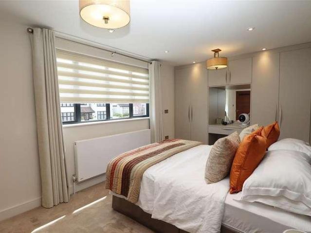 House for sale in Elstree and Borehamwood, Borehamwood