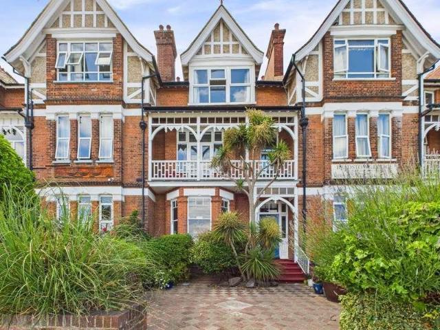 House for sale in Upton, Acol