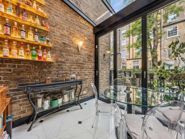House for sale in Brompton, Greater London