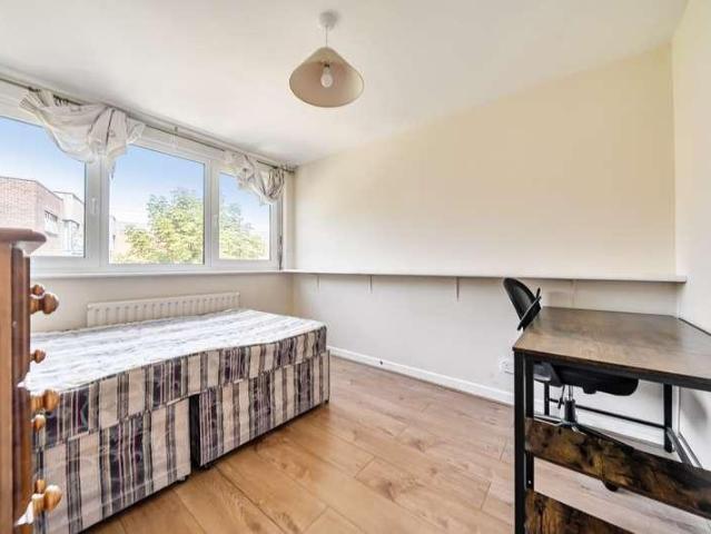 House for sale in The Slade, Oxfordshire