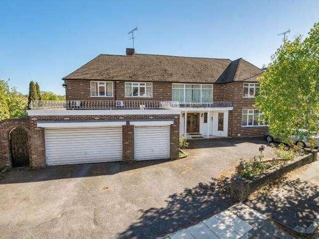 House for sale in Temple Fortune, Greater London